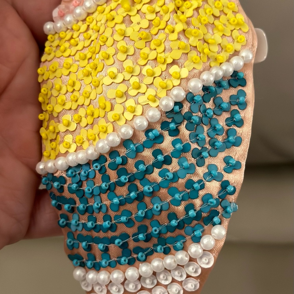 Headband With Pastel Bead Design - Picture 4 of 4